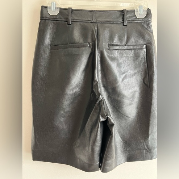 Aritzia Babaton Vegan Leather Black Adrian Bermuda Short Size 0 - Picture 7 of 9